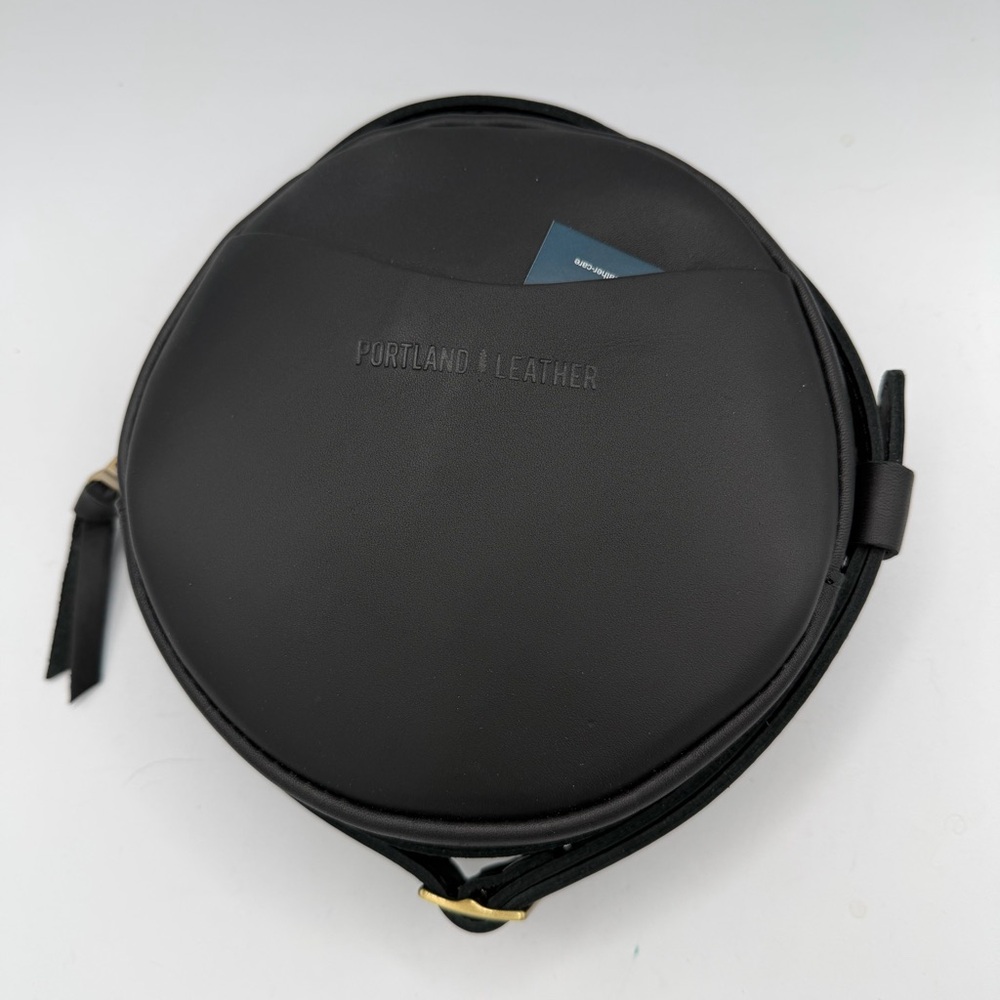 Portland Leather Black Round Circle Crossbody Bag Small NEW - Picture 2 of 6